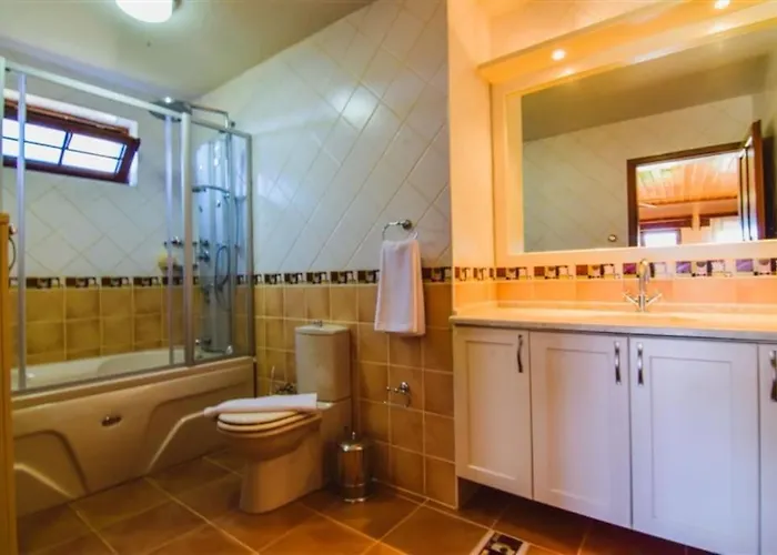 Kayakoey'de Oezel Havuzlu Muhafazakar Kaya * فتحية