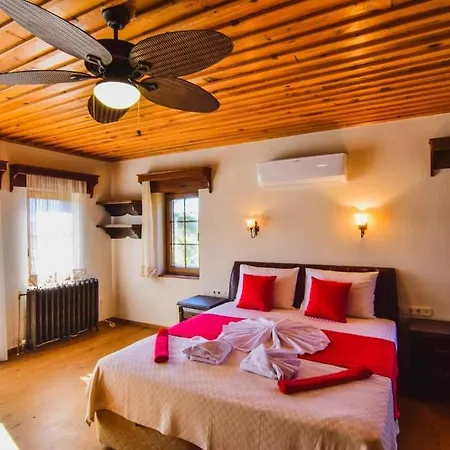 Kayaköy'de özel Havuzlu Muhafazakar Kaya * Fethiye