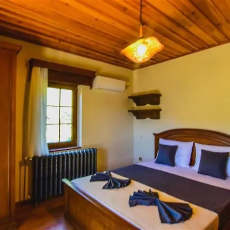 Kayaköy'de özel Havuzlu Muhafazakar Kaya *