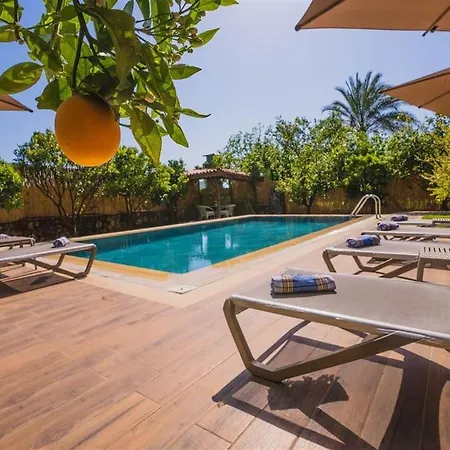 Kayaköy'de özel Havuzlu Muhafazakar Kaya Villa Fethiye