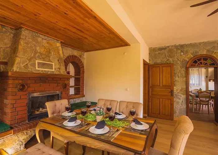 ヴィラ Kayakoey'de Oezel Havuzlu Muhafazakar Kaya