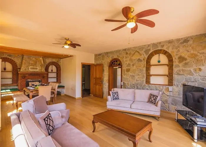 Kayakoey'de Oezel Havuzlu Muhafazakar Kaya フェティエ